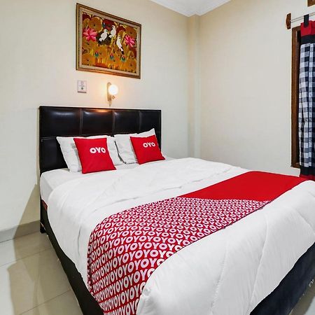 Oyo 90408 Hotel Horton Сиребон Екстериор снимка