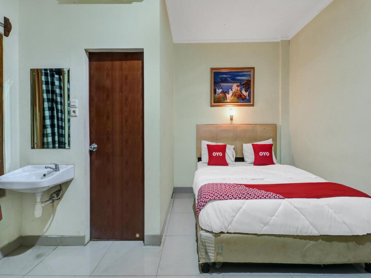 Oyo 90408 Hotel Horton Сиребон Екстериор снимка