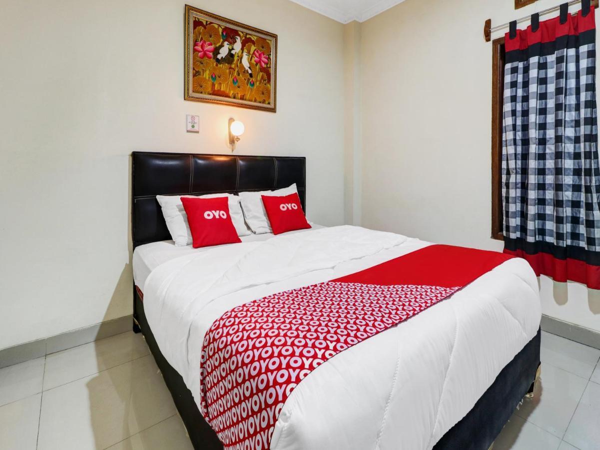 Oyo 90408 Hotel Horton Сиребон Екстериор снимка