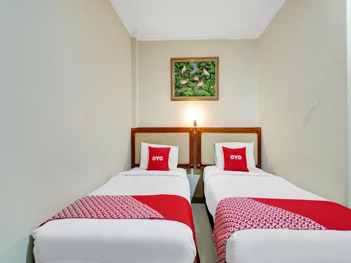 Oyo 90408 Hotel Horton Сиребон Екстериор снимка