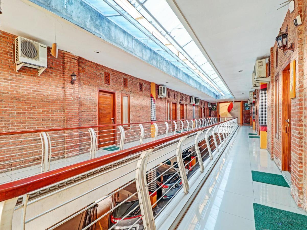 Oyo 90408 Hotel Horton Сиребон Екстериор снимка