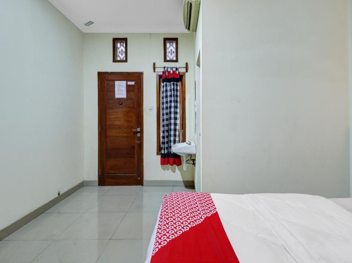 Oyo 90408 Hotel Horton Сиребон Екстериор снимка