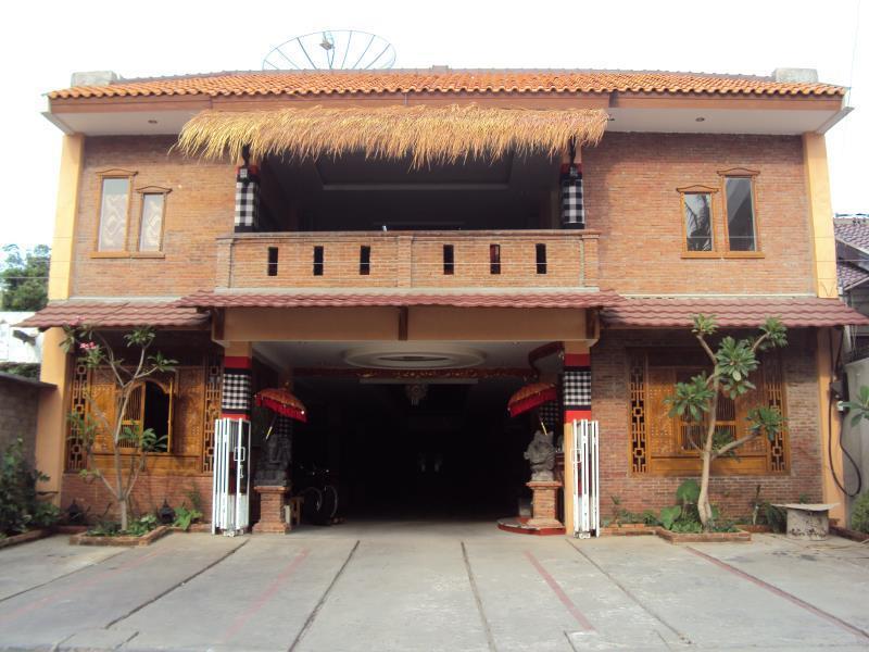 Oyo 90408 Hotel Horton Сиребон Екстериор снимка